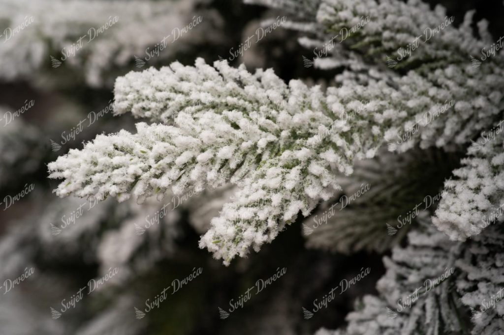 Umjetno božićno drvce 3D kraljevska smreka, detalji iglica