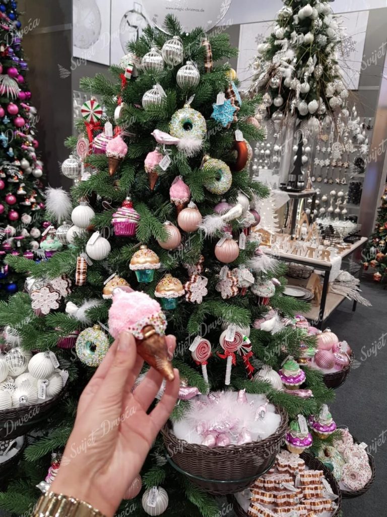 Ukrasi u obliku sladoleda, krofnica i lizalica