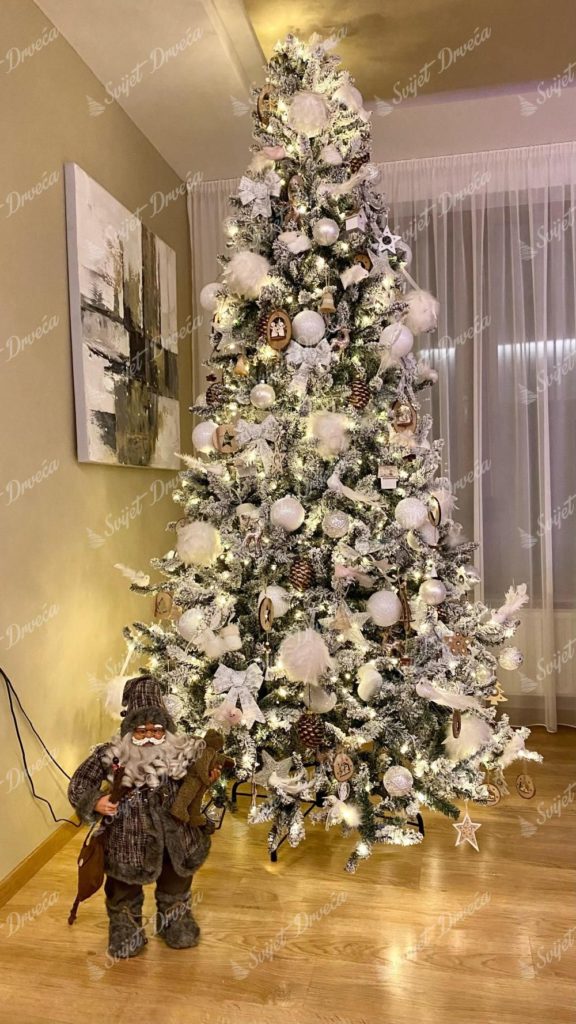 Umjetno božićno drvce nordijska smreka 270cm 900LED